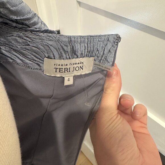 Teri Jon Rickie Freeman Women’s Slate Textured Off Shoulder Gown Size 4 - Picture 4 of 7